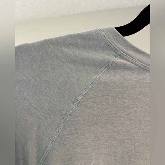 Oiselle Lux Relaxed Longsleeve - Picture 3 of 5